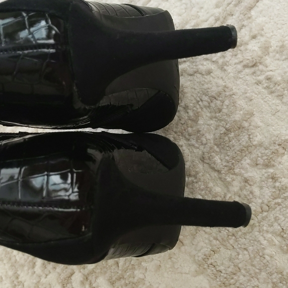 Rialto Casilda Mixed Textured Stiletto Booties 8M Black - Picture 13 of 16